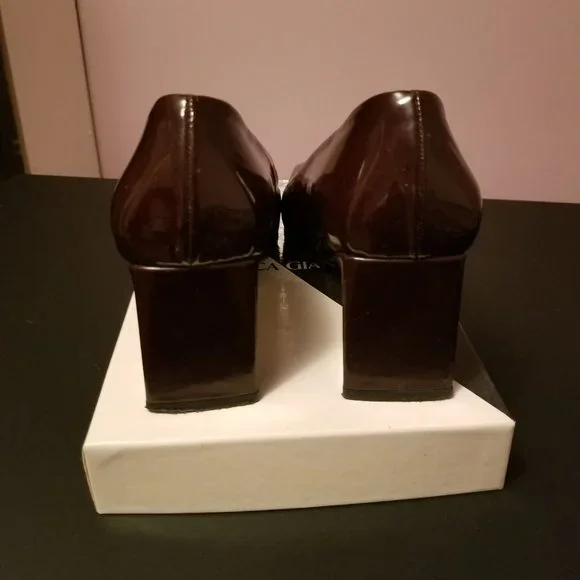 Pumps - Picture 3 of 6